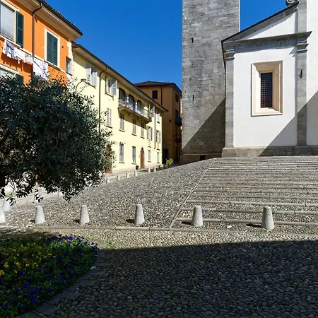 Loggia Degli Innocenti Laura - Flat In The Center And Near The With Two Bedrooms Verbania