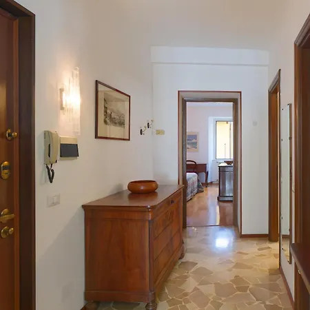 Loggia Degli Innocenti Laura - Flat In The Center And Near The With Two Bedrooms Verbania
