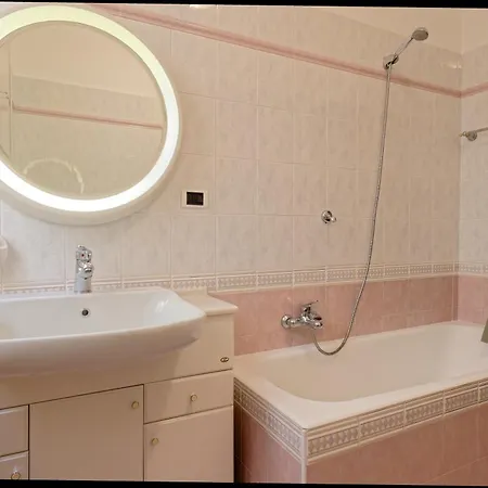 Apartman Loggia Degli Innocenti Laura - Flat In The Center And Near The With Two Bedrooms