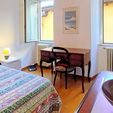 Loggia Degli Innocenti Laura - Flat In The Center And Near The With Two Bedrooms