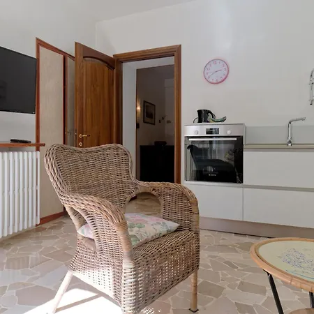Loggia Degli Innocenti Laura - Flat In The Center And Near The With Two Bedrooms Apartman