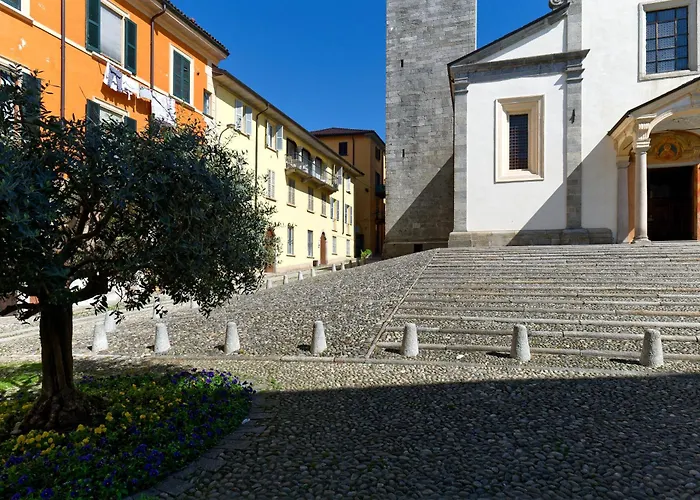 Loggia Degli Innocenti Laura - Flat In The Center And Near The With Two Bedrooms Verbania