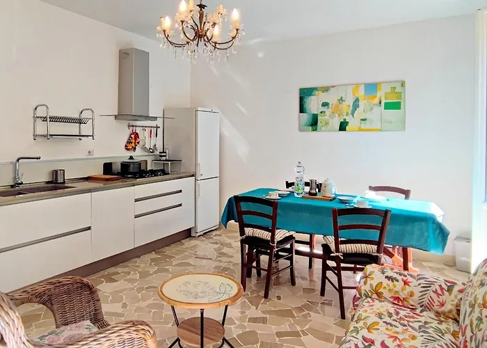Loggia Degli Innocenti Laura - Flat In The Center And Near The With Two Bedrooms Apartament *