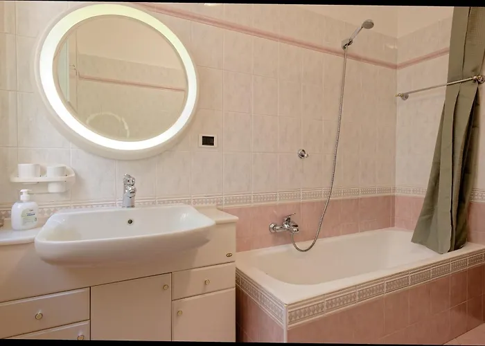 Apartament Loggia Degli Innocenti Laura - Flat In The Center And Near The With Two Bedrooms