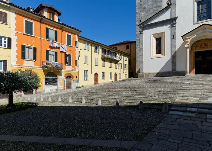 Loggia Degli Innocenti Laura - Flat In The Center And Near The With Two Bedrooms Verbania