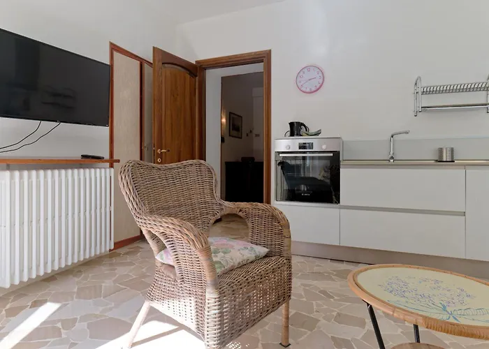 Loggia Degli Innocenti Laura - Flat In The Center And Near The With Two Bedrooms Apartament