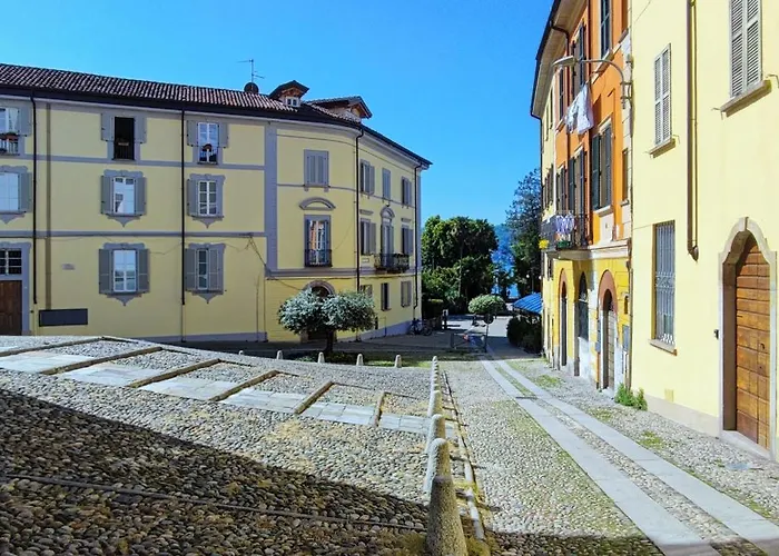 Loggia Degli Innocenti Laura - Flat In The Center And Near The With Two Bedrooms Verbania